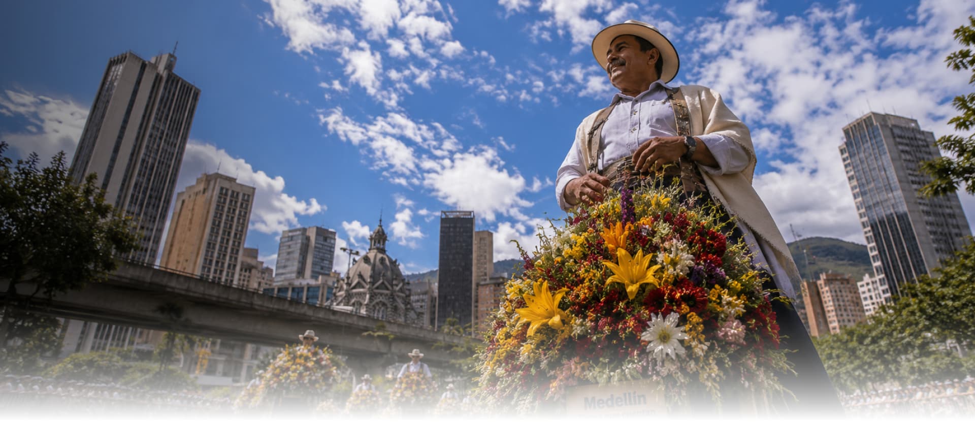 Vuela de Valledupar a Medellín y disfruta la Feria de las Flores